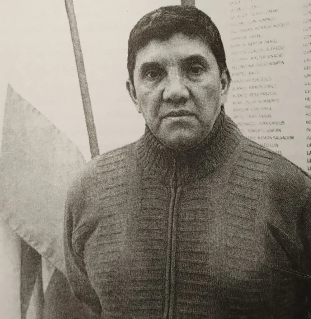 Retrato en blanco y negro del excombatiente santafesino Carlos Adrián Benítez, sobreviviente del ARA General Belgrano.