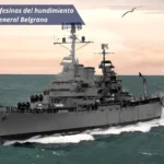 El Crucero ARA General Belgrano navegando en mar abierto durante la Guerra de Malvinas.